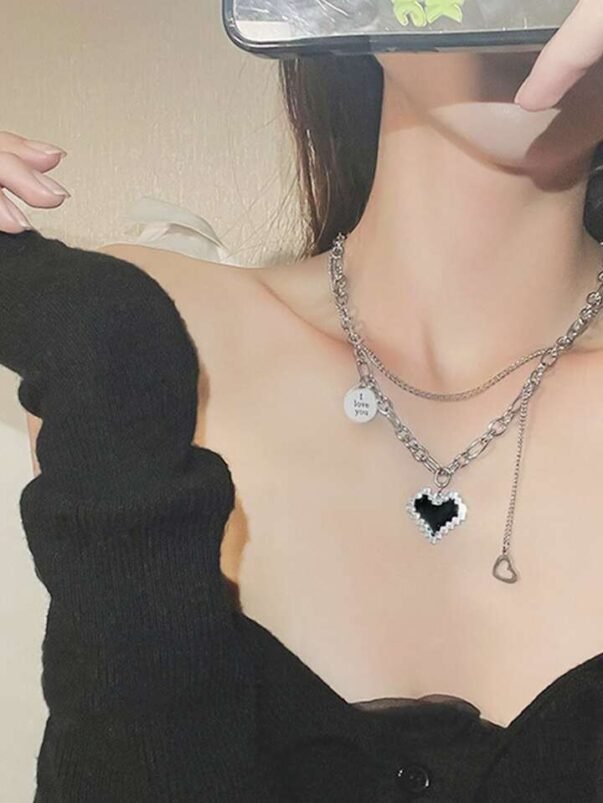 black heart pendant chain necklace